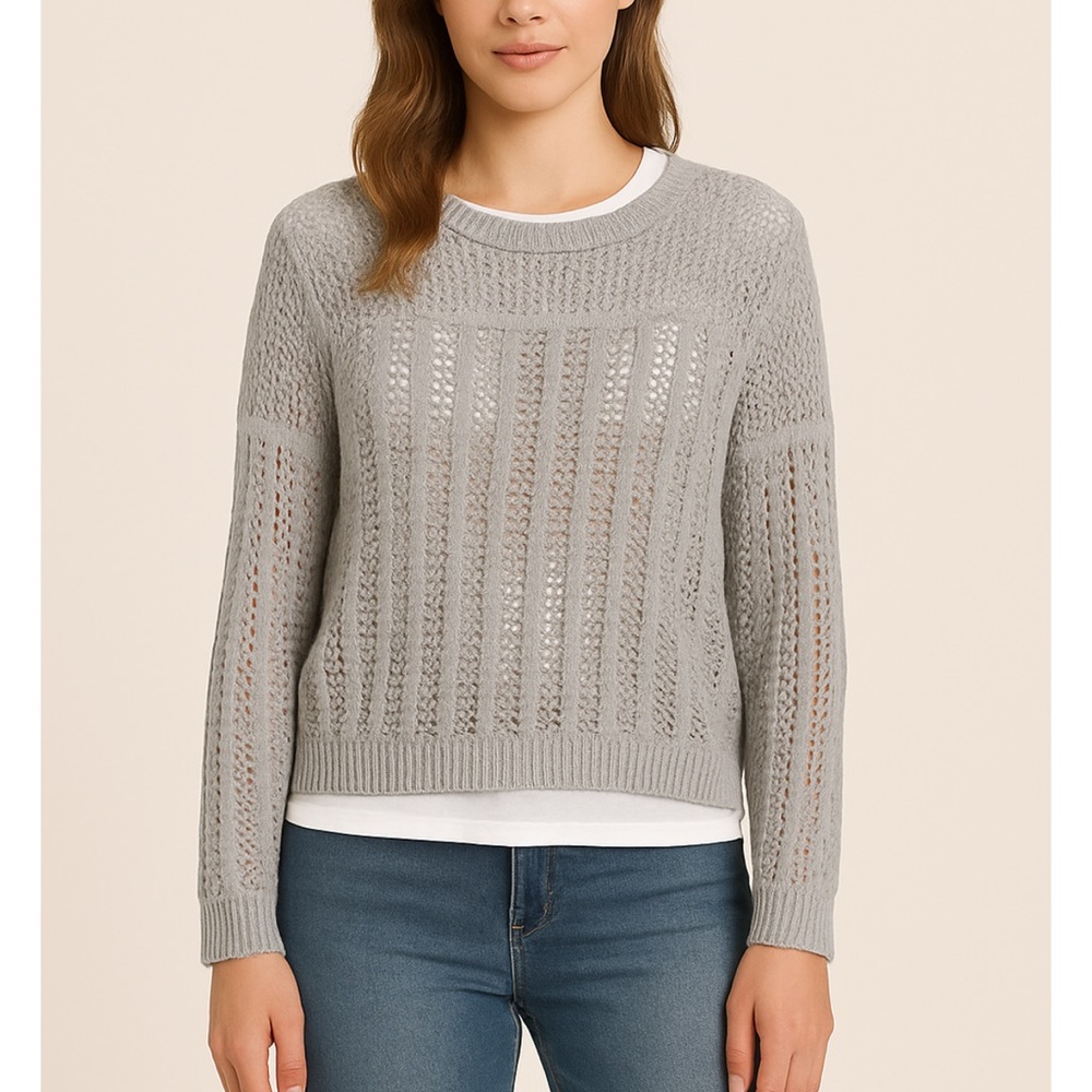 Brand New with Tags Stretchy Gray knit Long Sleeve Women’s Sweater